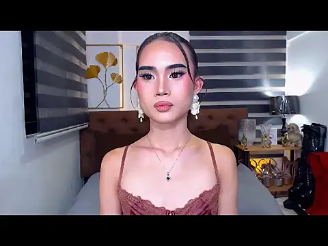 JuicyCockThea Adlı Modelin Canlı XXX Sohbeti