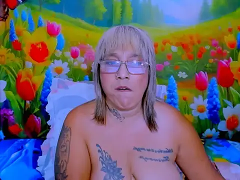 indianroxy Adlı Modelin Canlı XXX Sohbeti
