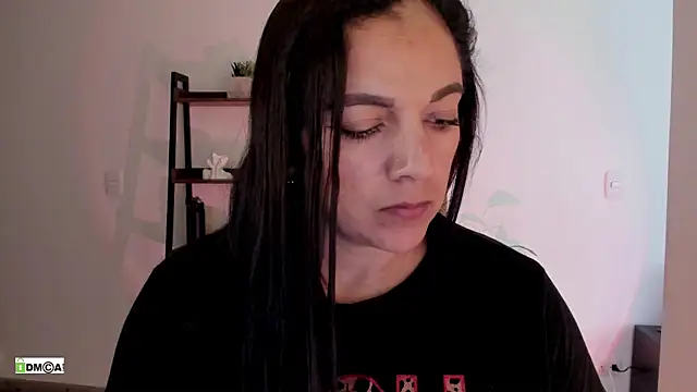 urcute_kitten's Live XXX Chat