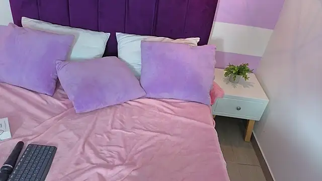 Chat +18 de Scarlett__bell ao vivo
