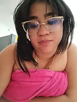 Yelly Live XXX-Chat