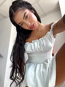 دردشة MystiqueXXX الجنسية المباشرة