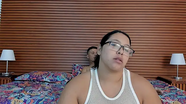 Chat +18 de DeepandCurvy ao vivo