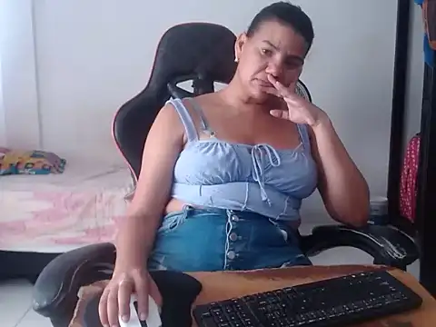 צ'אט XXX בשידור חי של Adriana_0312