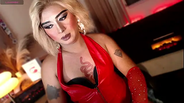 Вебкам-шоу Holly_DiorJadoreTS
