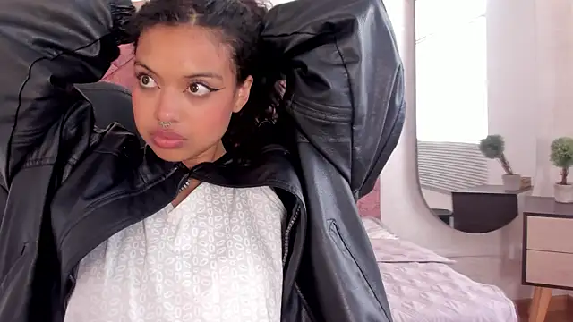 Im_vero1's Live XXX Chat
