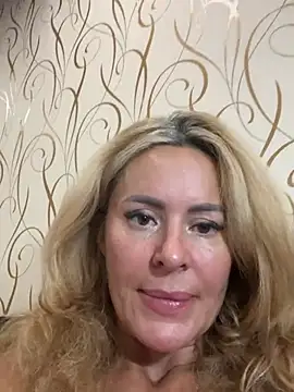 Tania201243 Live XXX-Chat