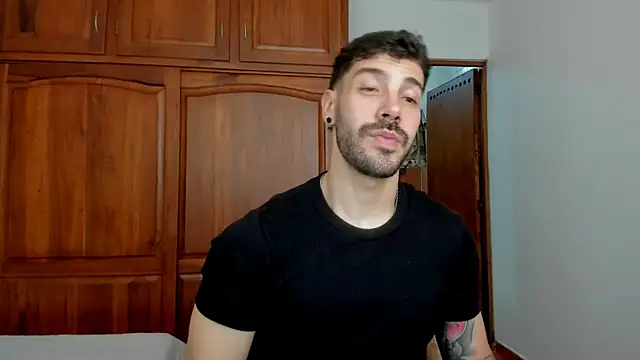Guyinthemountain Live XXX-Chat
