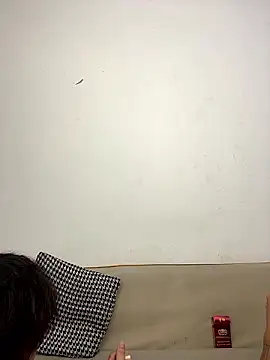 -OvO- 在線直播表演
