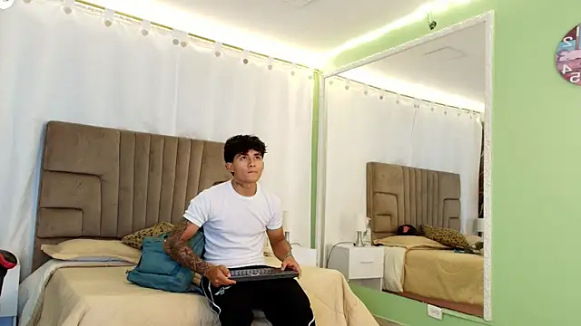 Chatroom XXX en direct de Ruslan_marcel
