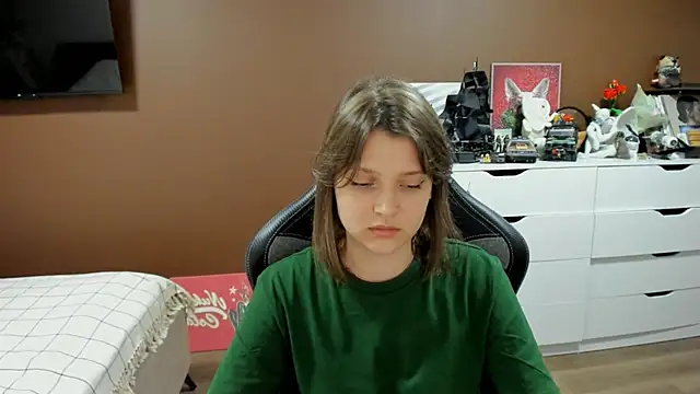 SoniNesti's Live XXX Chat