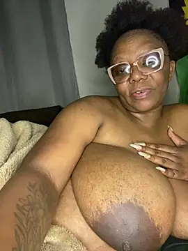 BoobsQueeen Chat XXX in diretta