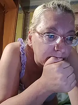 VikaKing Chat XXX in diretta