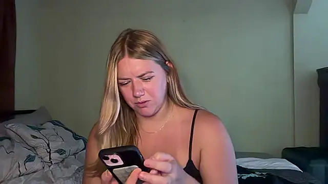 allyanalangell's Live XXX Chat