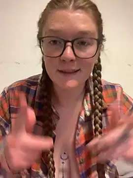 PussiesnCream_'s Live XXX Chat