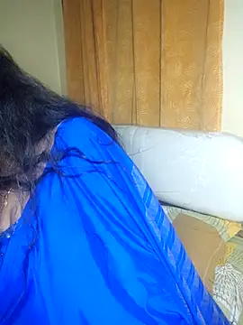 Sravvi499's Webcam Show