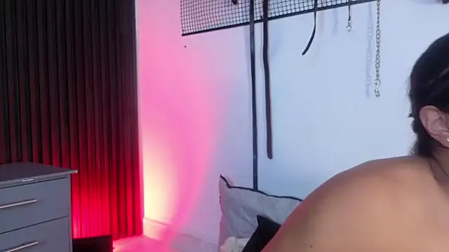 Issafoxx's Live XXX Chat