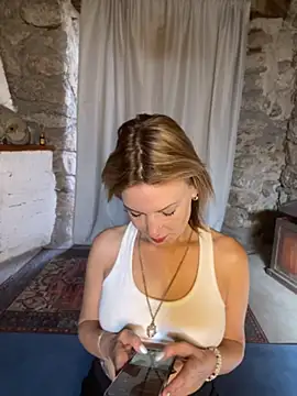 GeraldineDeluca Adlı Modelin Canlı XXX Sohbeti