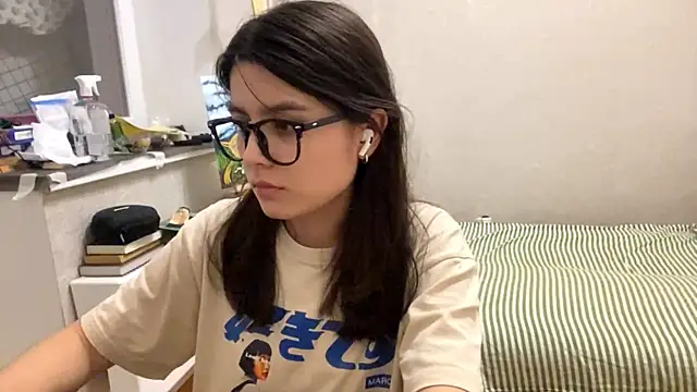 SaintMari live XXX chat