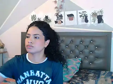 دردشة Adut_Akech الجنسية المباشرة