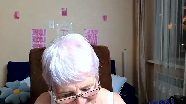 Sandra_Snowflake's Live XXX Chat