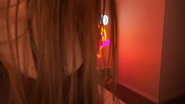 Chat +18 de TinyNatalie ao vivo