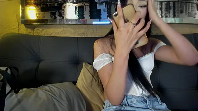 liiilyrose 现场XXX聊天