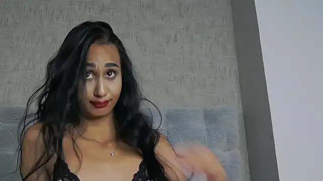LexxyBloom Adlı Modelin Canlı XXX Sohbeti
