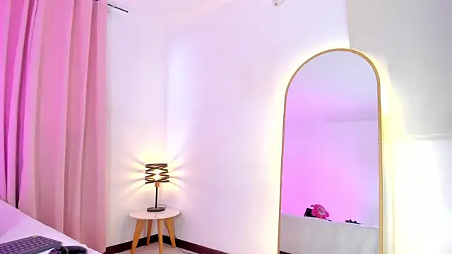 Aleja_arango1のライブXXXチャット