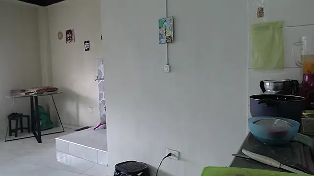AlinaWoolf_'s Live XXX Chat