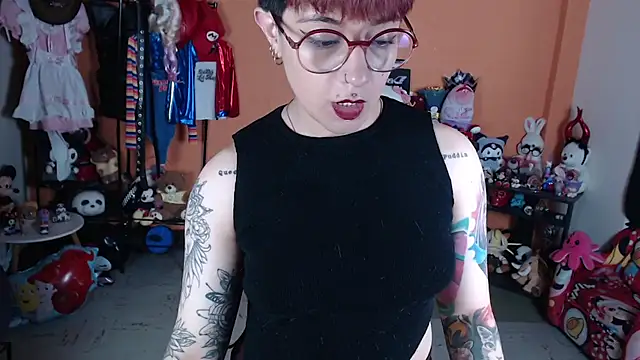 Chatroom XXX en direct de MissMiia2