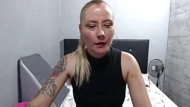 cataanderson_'s Live XXX Chat