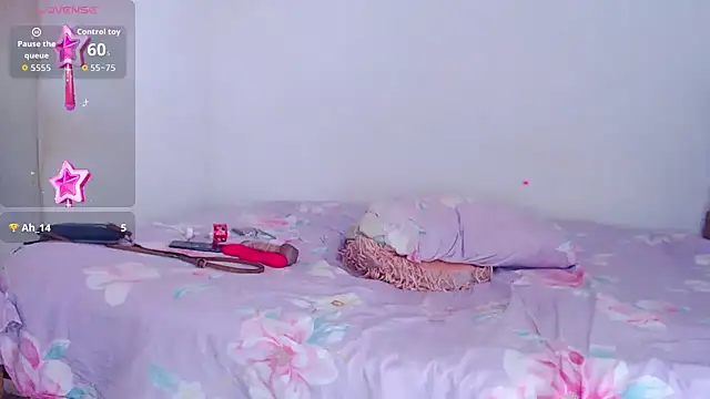 blondebitchlitle Chat XXX live