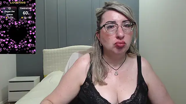 Živý XXX chat KKMimiKK