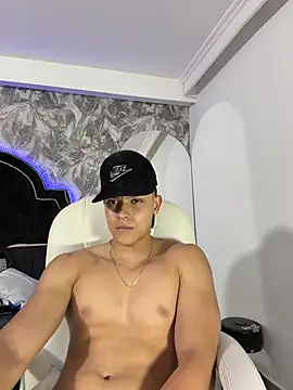 Он лайн чат XXX DilanMiller_
