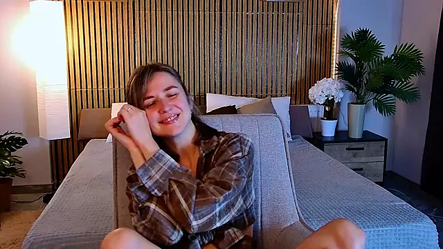 EmeraldGlow's Live XXX Chat