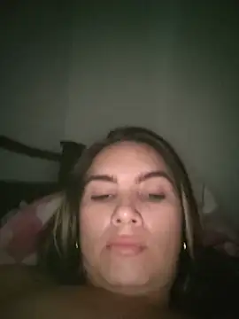 Chat +18 de Charlott_smi ao vivo
