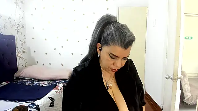 vikyadams লাইভ XXX চ্যাট