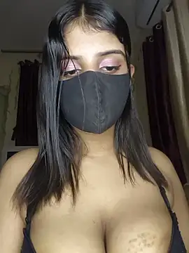 Chat +18 de Zaayaa_2 ao vivo