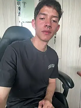 Chatroom XXX en direct de heyy_noah11