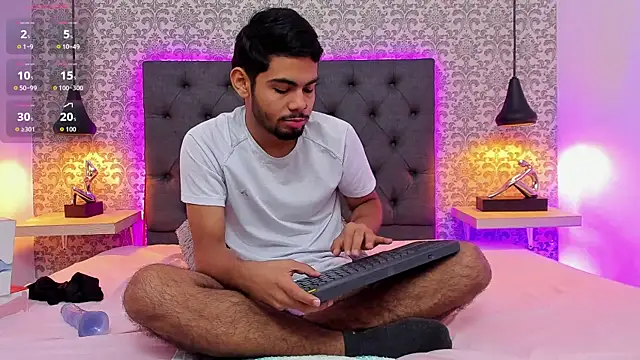Peter_Kink Adlı Modelin Canlı XXX Sohbeti