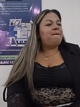 Charlott-1's Live XXX Chat