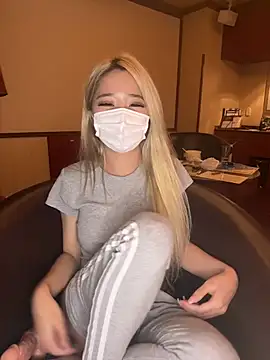 MOMOKA_33のウェブカメラショー