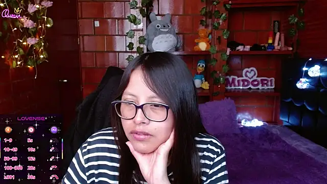 MidoriQuiinn's Live XXX Chat