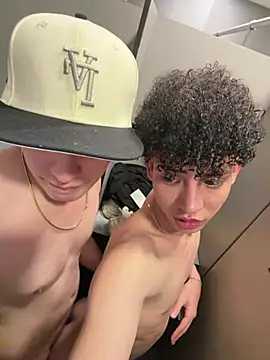 Pokazy przed kamerką – yoursexyjose