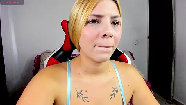lana-rosse Adlı Modelin Canlı XXX Sohbeti