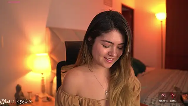 دردشة Lau_Bee الجنسية المباشرة