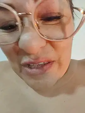 AlexxiaaMat 现场XXX聊天