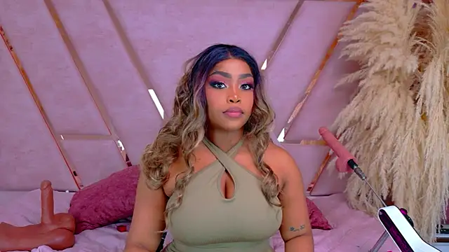 Chat +18 de TiannahGlow ao vivo