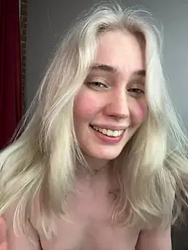 LovelyMiu Adlı Modelin Canlı XXX Sohbeti